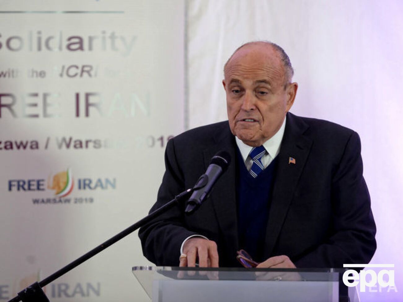 Джулиани встречался с Луценко за два месяца до украинских выборов