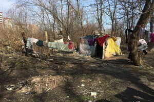 Невідомі спалили дві споруди в таборі ромів