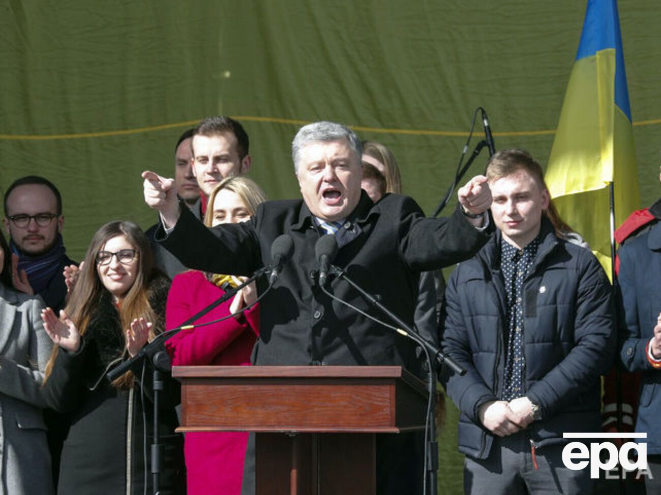 В штабе Порошенко призвали граждан Украины относиться к информационным продуктам канала "1+1" с опаской
