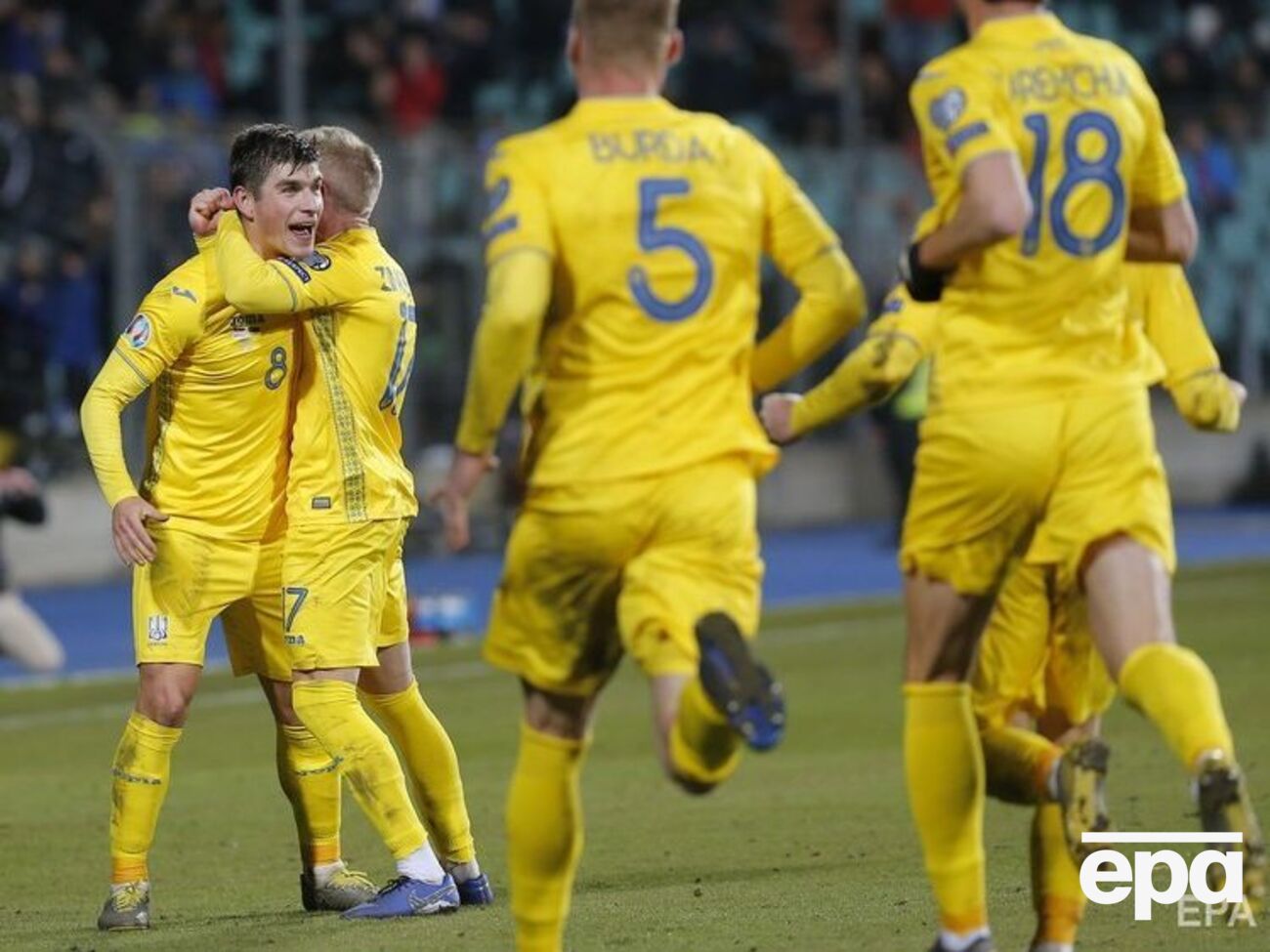 Украинцы вырвали победу в компенсированное время матча