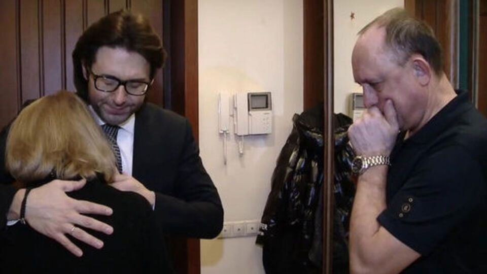 Отец Началовой (в кадре справа) о Ланском: Дали ему в руки здоровую нормальную девочку, а он черт знает что наделал с ней