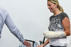 В результате нападения у Квитовой была повреждена левая рука