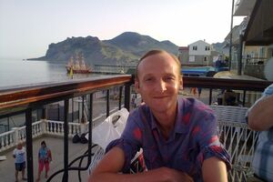 В день задержания Гайворонский написал в Facebook: "Слава Украине!"