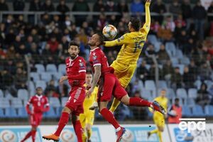 Мораес (№19) вышел в стартовом составе украинской сборной в матче против Люксембурга