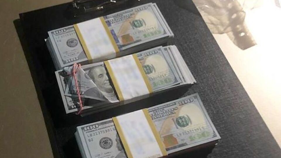 У сільського голови в Житомирській області вилучили валюту