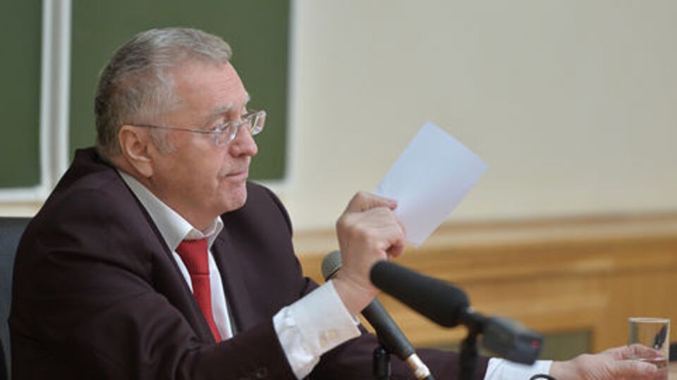 Жириновский: Не удивлюсь, если команда Порошенко будет оплачивать голоса деньгами