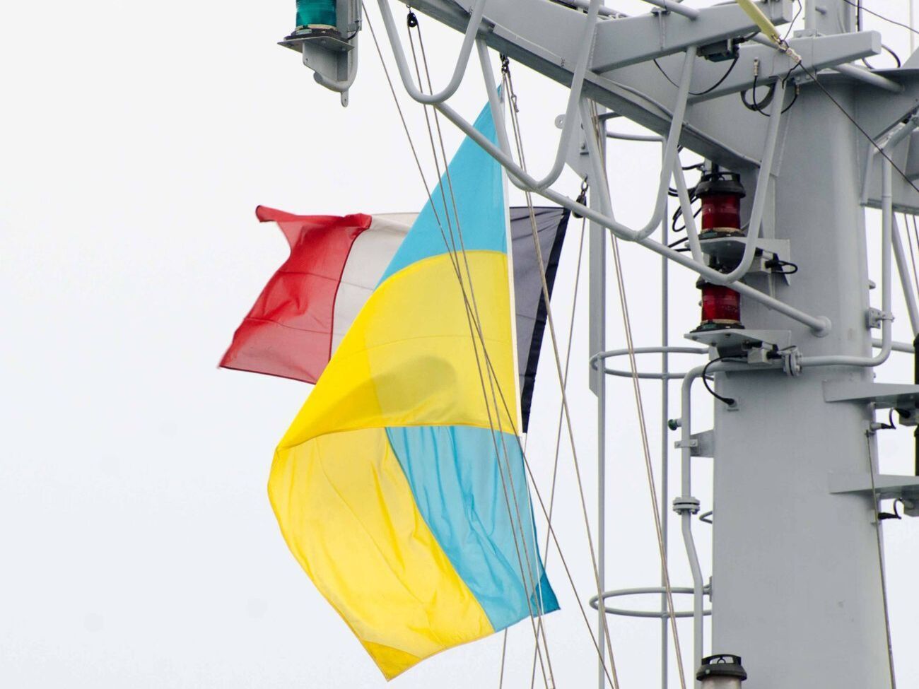 В Черном море провели совместную тренировку украинский и французский корабли. Фоторепортаж