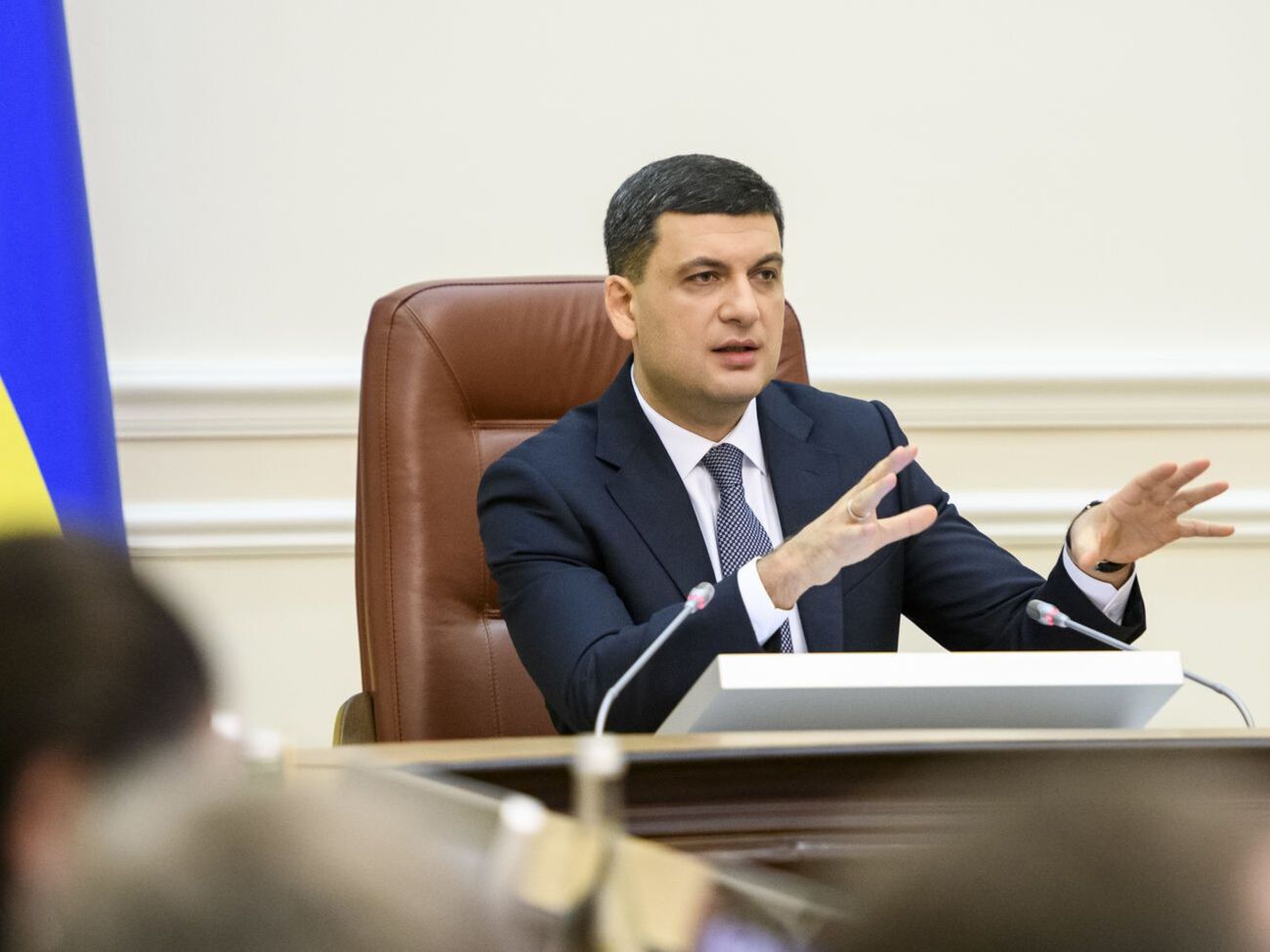Гройсман подчеркнул, что авиасообщение между Украиной и Россией законодательно запрещено
