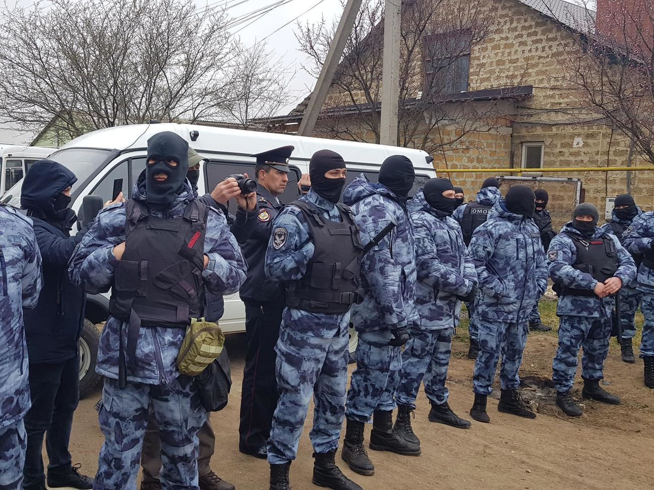 Обыски начались сегодня утром