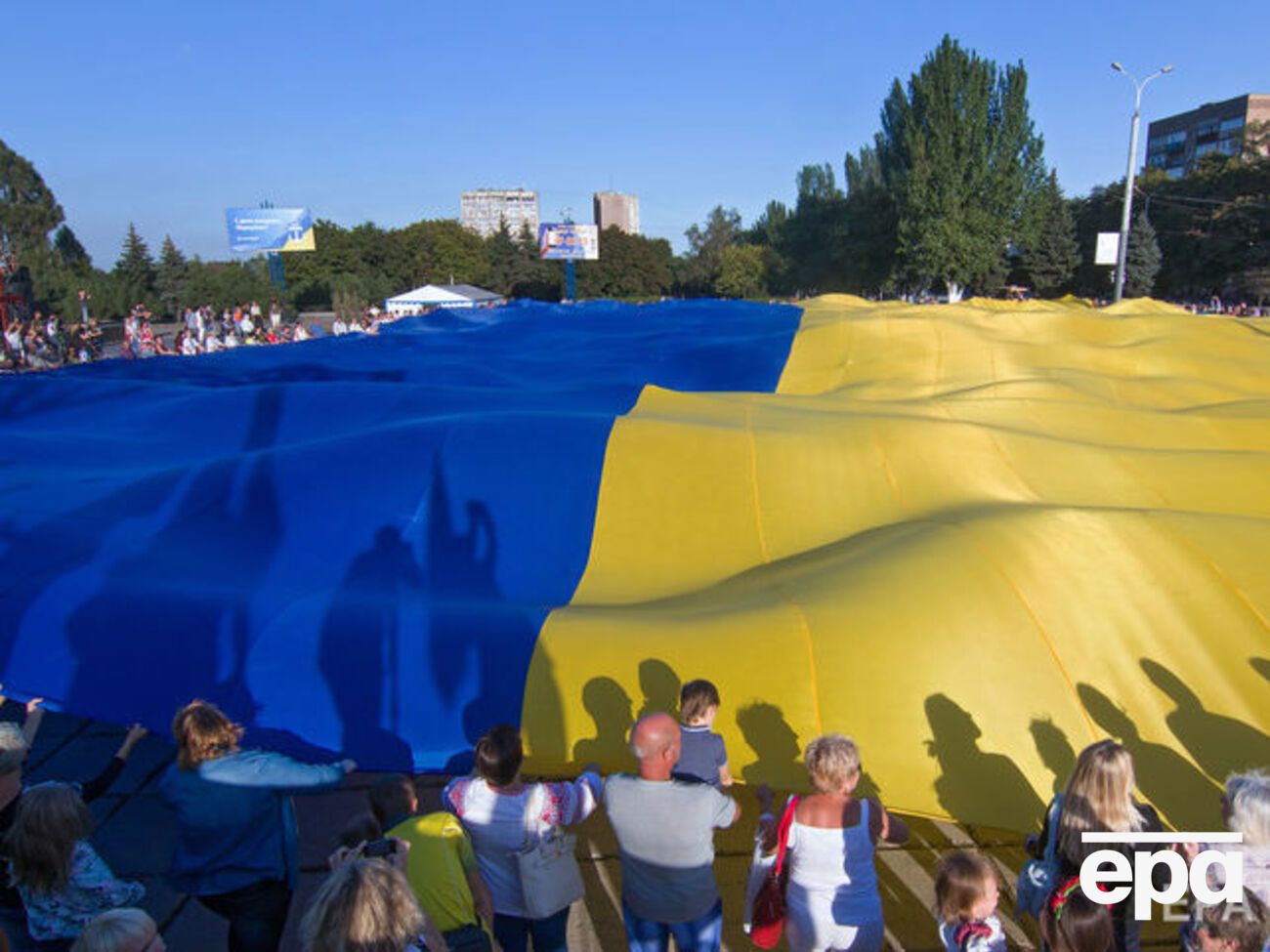Українці найбільше довіряють волонтерам