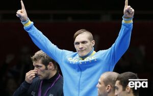 Усик є чемпіоном світу за версіями WBC, WBO, IBF