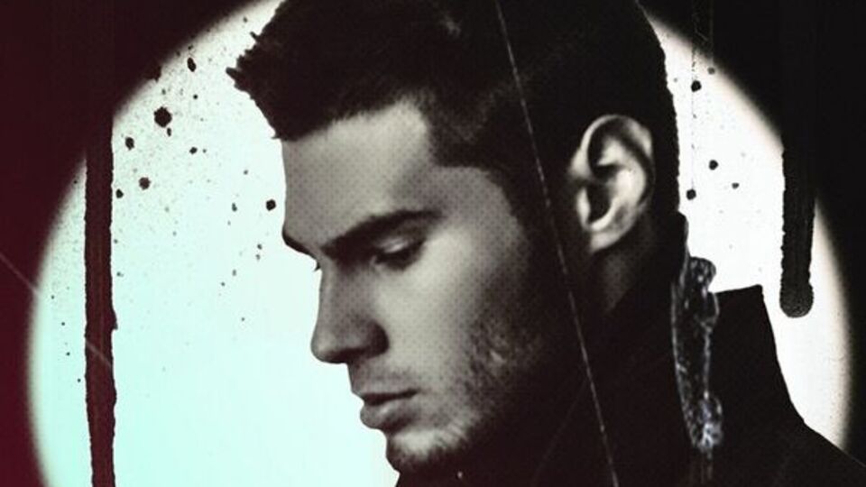 Lomakin: Есть момент, когда я остаюсь наедине с собой --- время, когда я пишу песни. И есть моменты близкого контакта двух людей