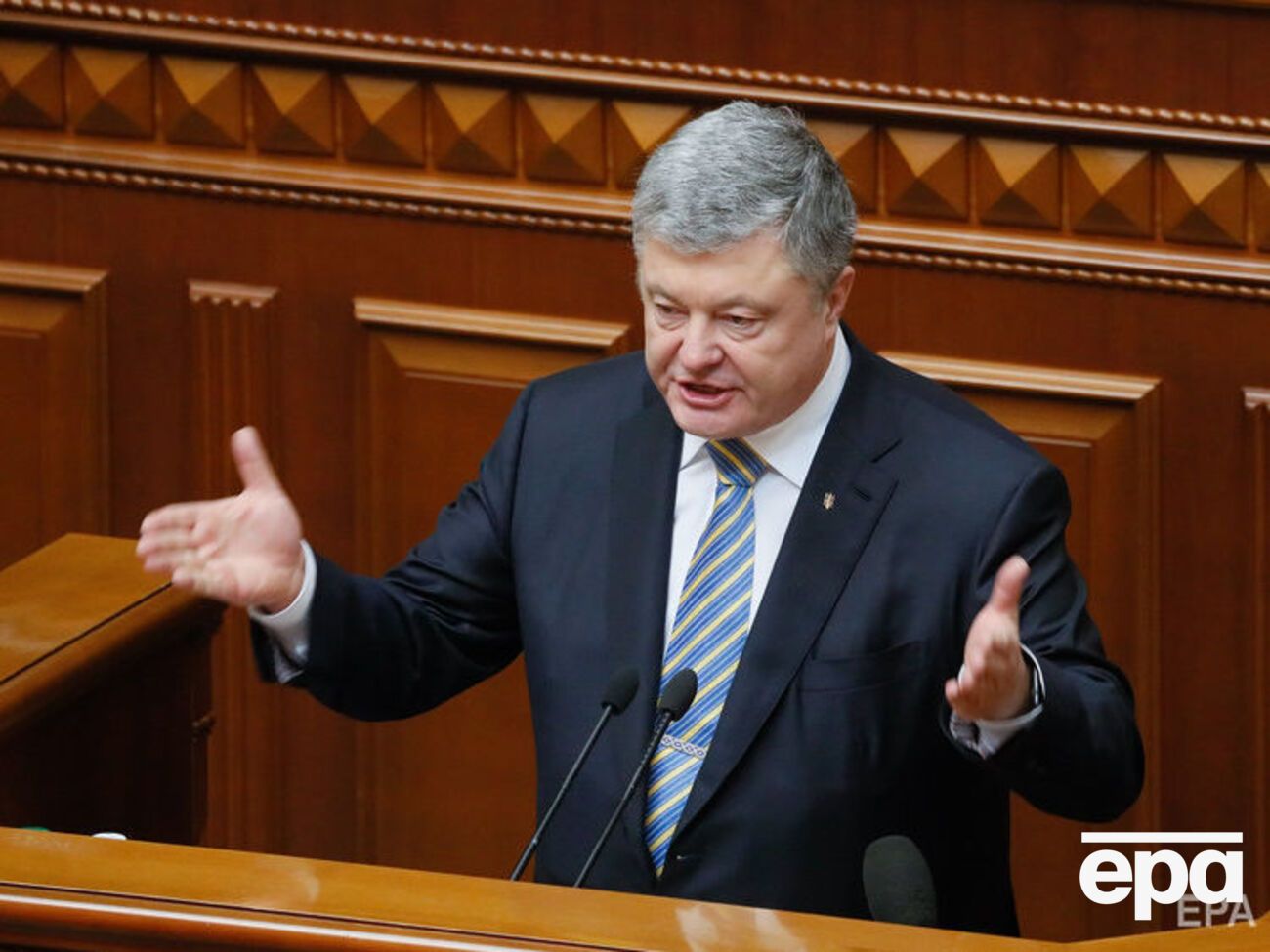 Порошенко намерен судиться с политиками