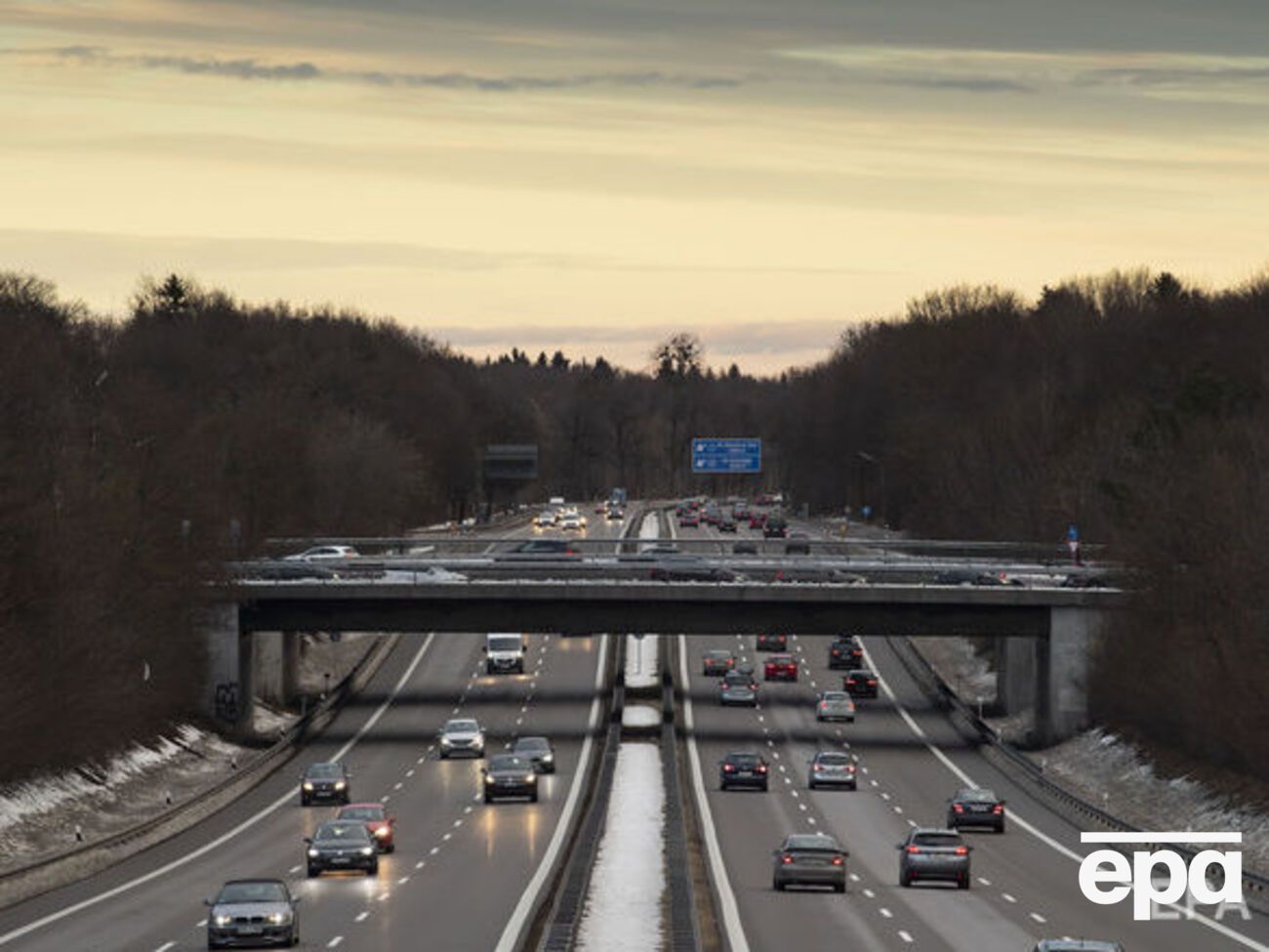 Европарламент поддержал сокращение выбросов для новых авто