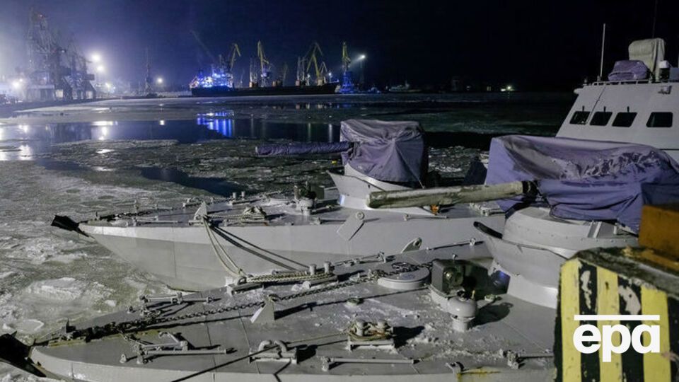 25 листопада Росія обстріляла і захопила в Чорному морі катери українських Військово-морських сил