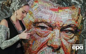 Дарина Марченко презентувала картину "Обличчя корупції" у Києві 28 березня