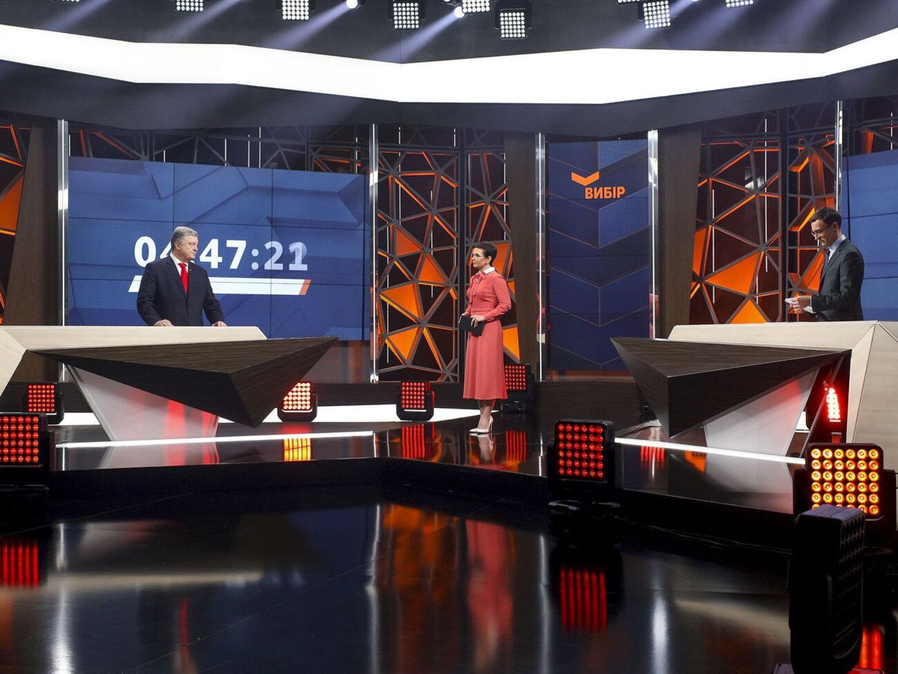 Ведущая телеканала "Украина" сообщила, что после Порошенко в студию придут еще три кандидата