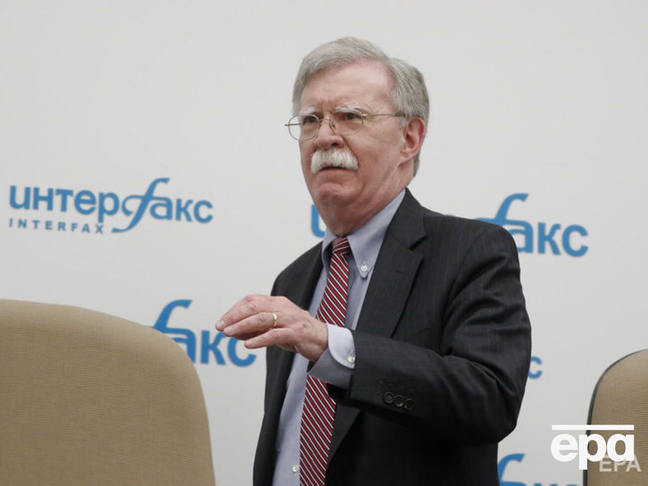 Болтон заявил, что&nbsp;США&nbsp;"настоятельно предостерегают" страны за пределами Западного полушария от развертывания войск в Венесуэле