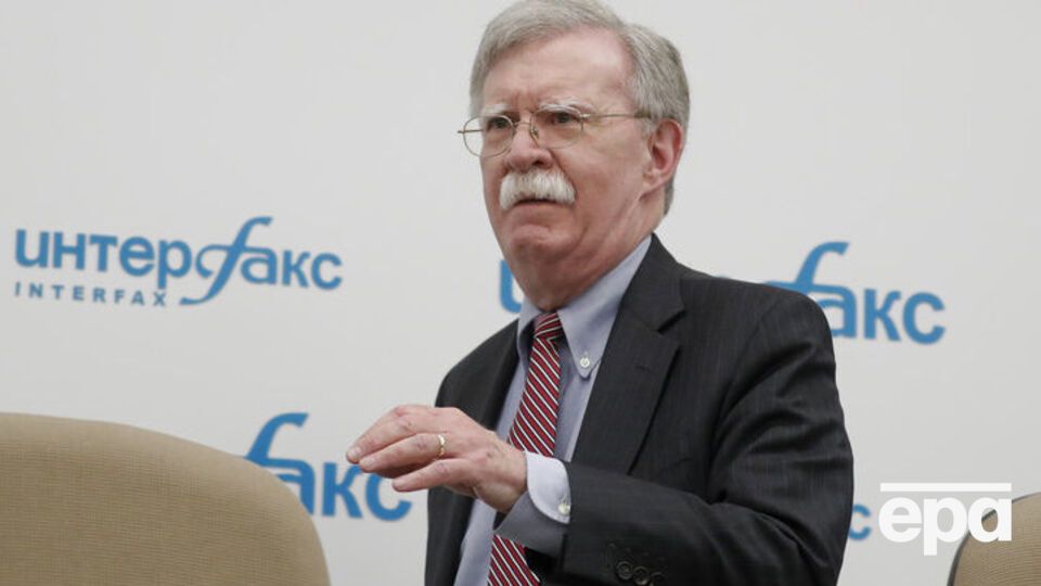 Болтон заявив, що США "наполегливо застерігають" країни за межами Західної півкулі від розгортання військ у Венесуелі