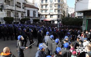 Алжир охватили протесты