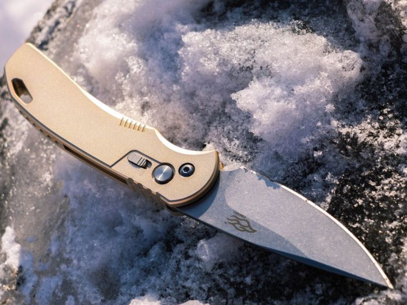 За даними поліції, юнак зарізав знайому, приревнувавши її до іншого