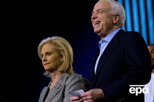 Синди Маккейн станет наблюдателем на выборах в Украине в память о своем муже, сенаторе Джоне Маккейне