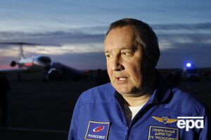 Рогозин показал один из самолетов Ту-204-300