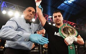 У грудні 2018 року Гвоздик провів свій перший титульний бій у кар'єрі