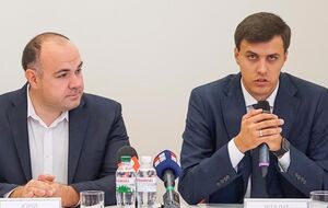 Глава организации Виталий Нестор и руководитель юридического департамента Юрий Власенко сообщили, что изучают ситуацию с фальсификациями в столице