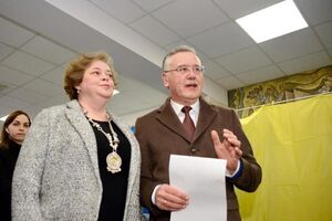 Мостова на дільницю прийшла, але проголосувати не змогла