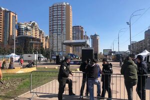 Обстановка возле здания ЦИК спокойная