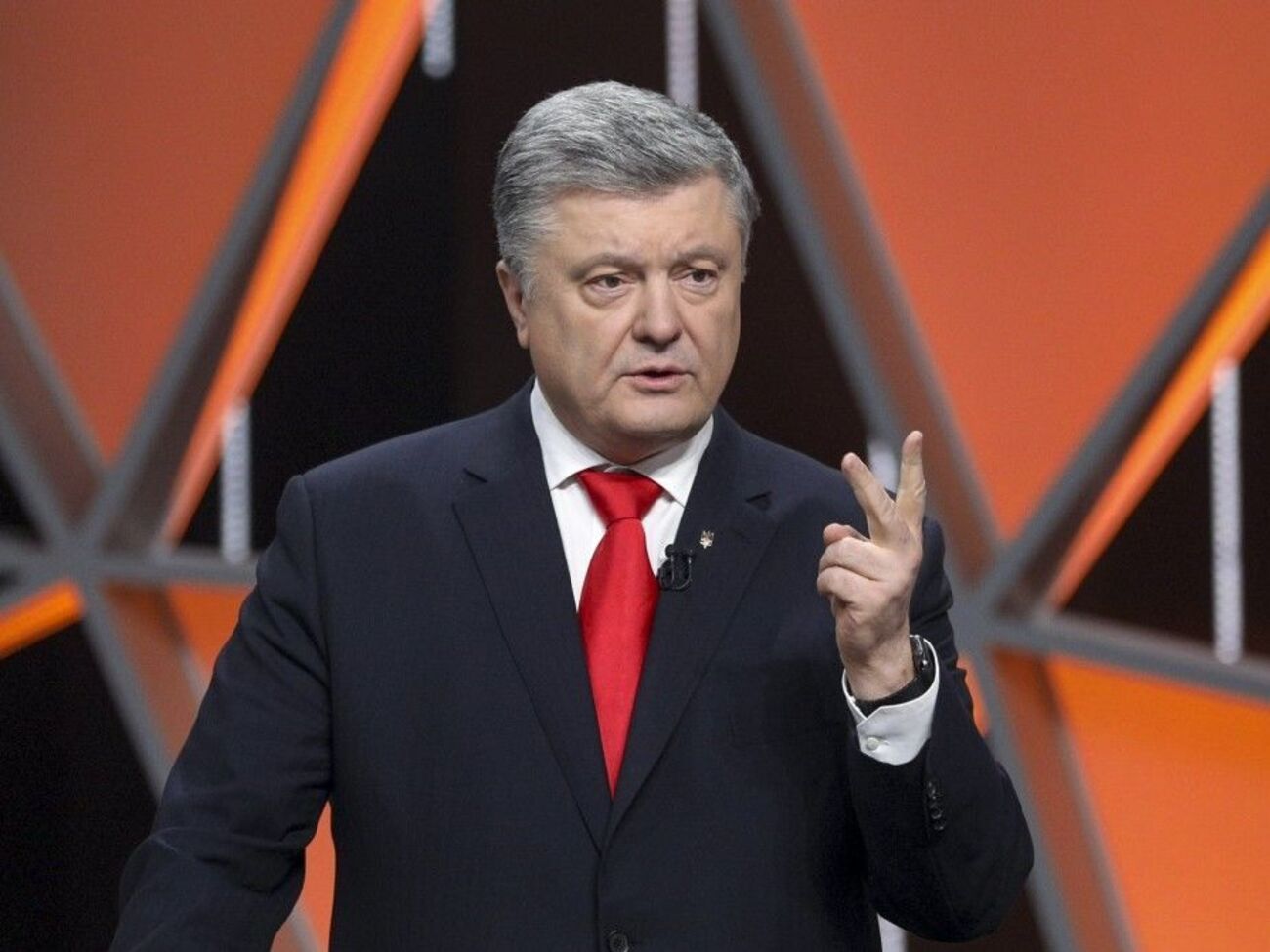Порошенко: Кремль, його агентура та олігархи-втікачі так скажено лютують на цих виборах