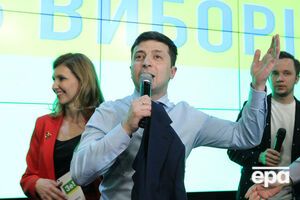 За даними екзит-полів, Зеленський виходить у другий тур президентських виборів