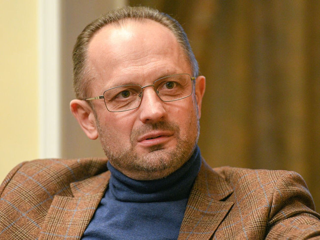 Роман Безсмертный: Не собираюсь апеллировать к низменным человеческим качествам и устраивать популистские предвыборные шоу. Мы дорого за это платим, потому что на каждых выборах по дешевке продаем свои страдания на пять лет. Пора одуматься!