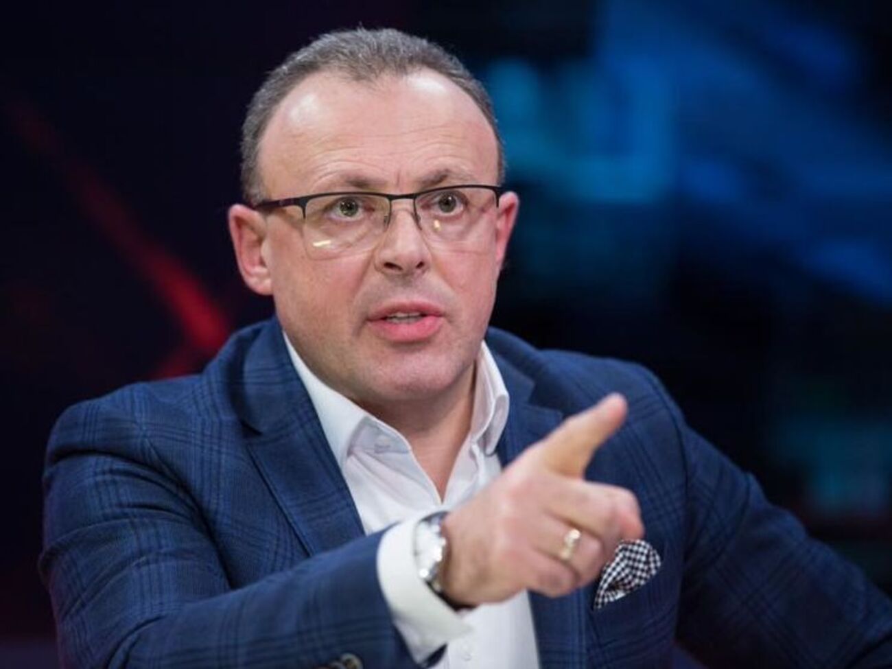 Жванецький отримав орден із рук Путіна. Але чого стільки вереску? Як же Меркель, Макрон або інші світові лідери, які теж тиснуть руку Путіну?