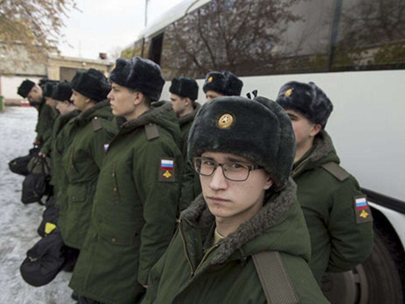 Отказавшимся служить в российской армии крымчанам грозит штраф, принудительные работы, арест или лишение свободы