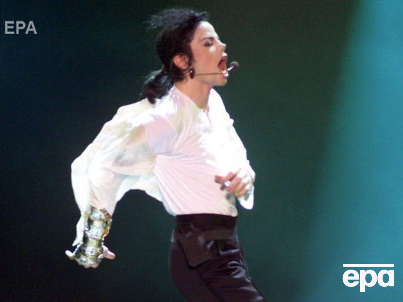 Песни Джексона не транслируют в радиоэфире