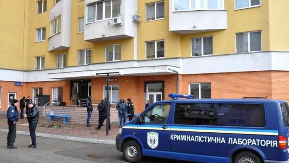 Тіло вбитого виявили в під'їзді багатоповерхівки