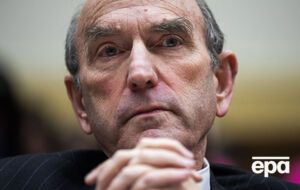 Абрамс заявив, що можливість для персональних санкцій залишається