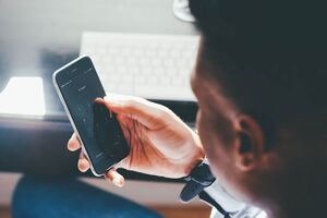 Конкуренція трьох великих операторів в Україні дає змогу підтримувати низькі ціни на мобільний інтернет