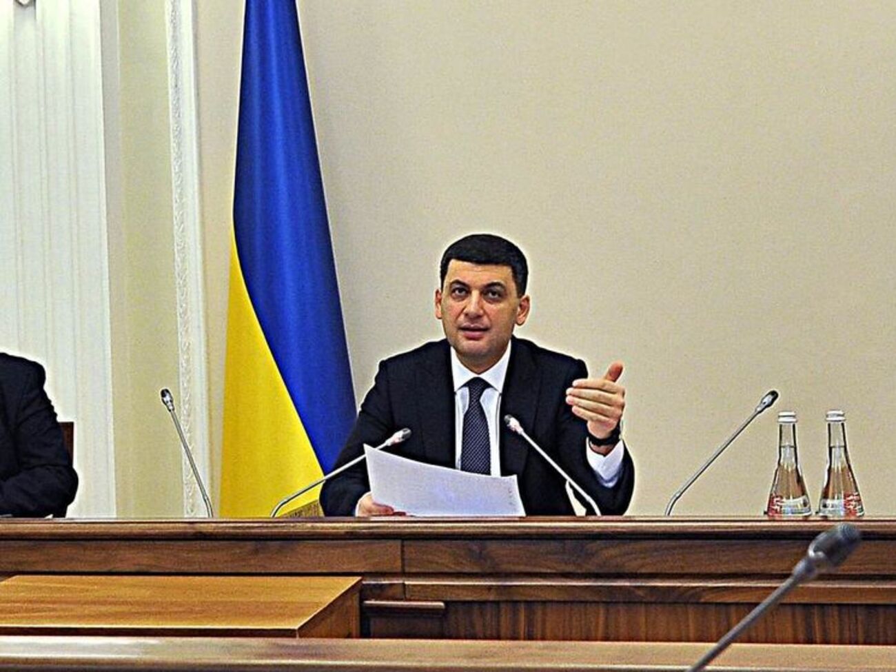 Гройсман: Один з актів, який ми зараз ухвалили, називається так: "Про визнання такими, що втратили чинність, деяких актів Ради Міністрів Української РСР"