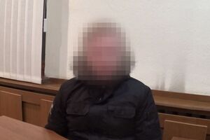Чоловік підшукував собі помічників