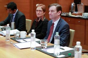 Гейл (праворуч) прибув із візитом до Києва