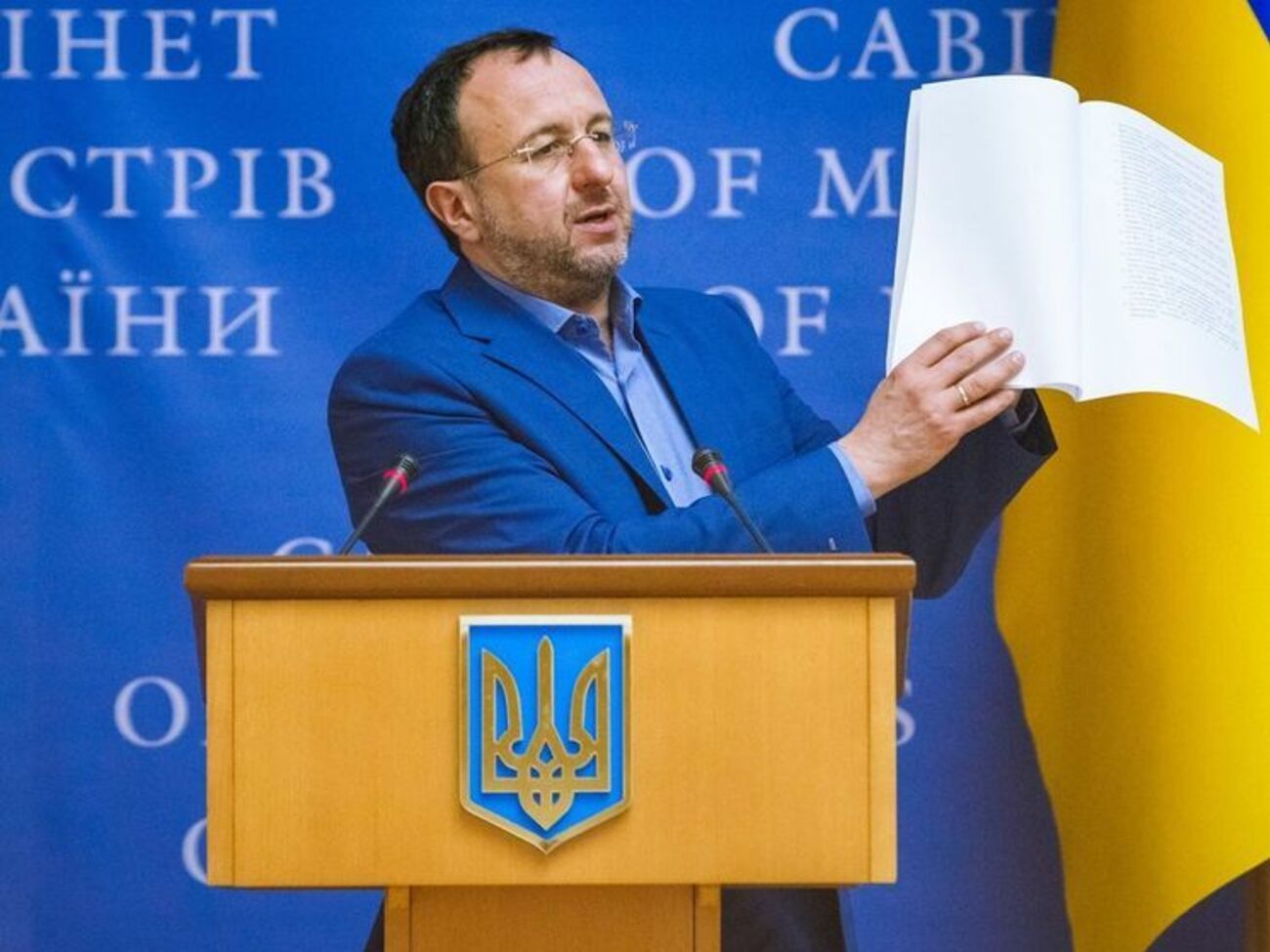 Чому в Україні більше ніж 60 тис. осіб в податковій службі, а в Англії на 65 млн населення з цим справляється служба з 3 тис. професіоналів?