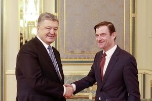 Порошенко і Гейл провели зустріч у Києві