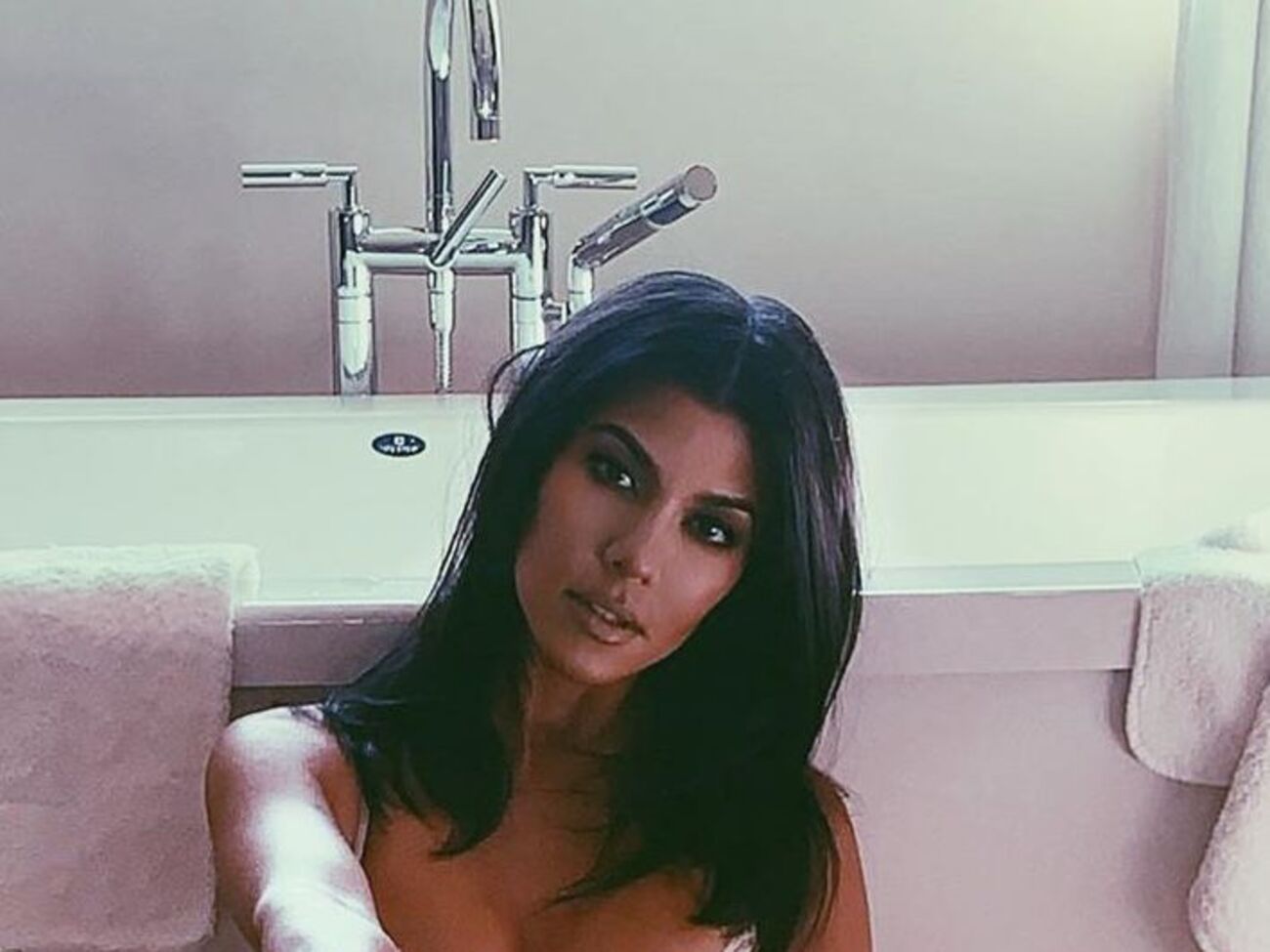 Кортні Кардаш'ян оприлюднила ню-знімок