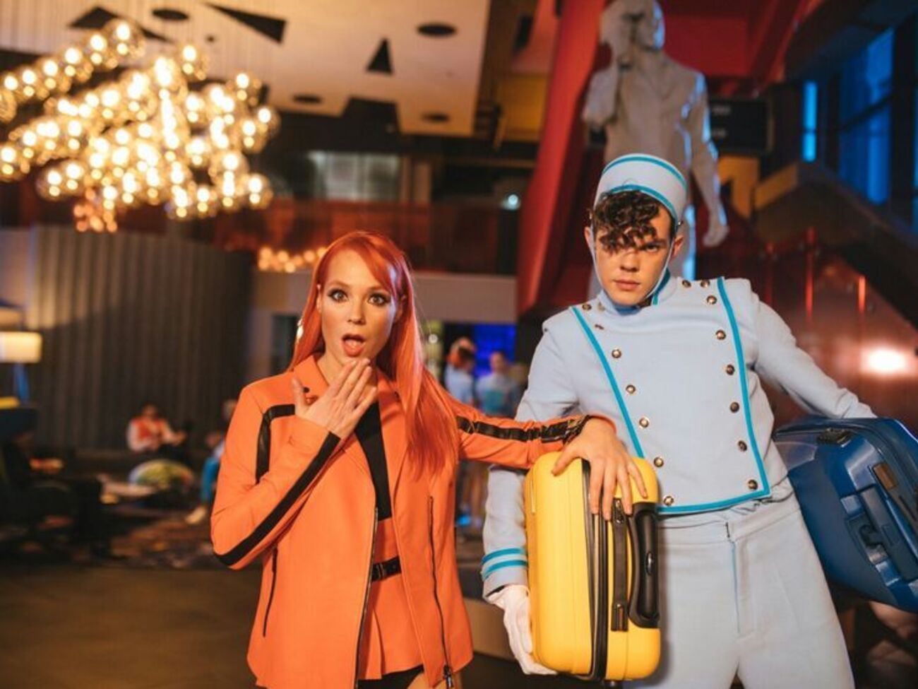 У ролику Tarabarova влаштувала вечірку в готелі