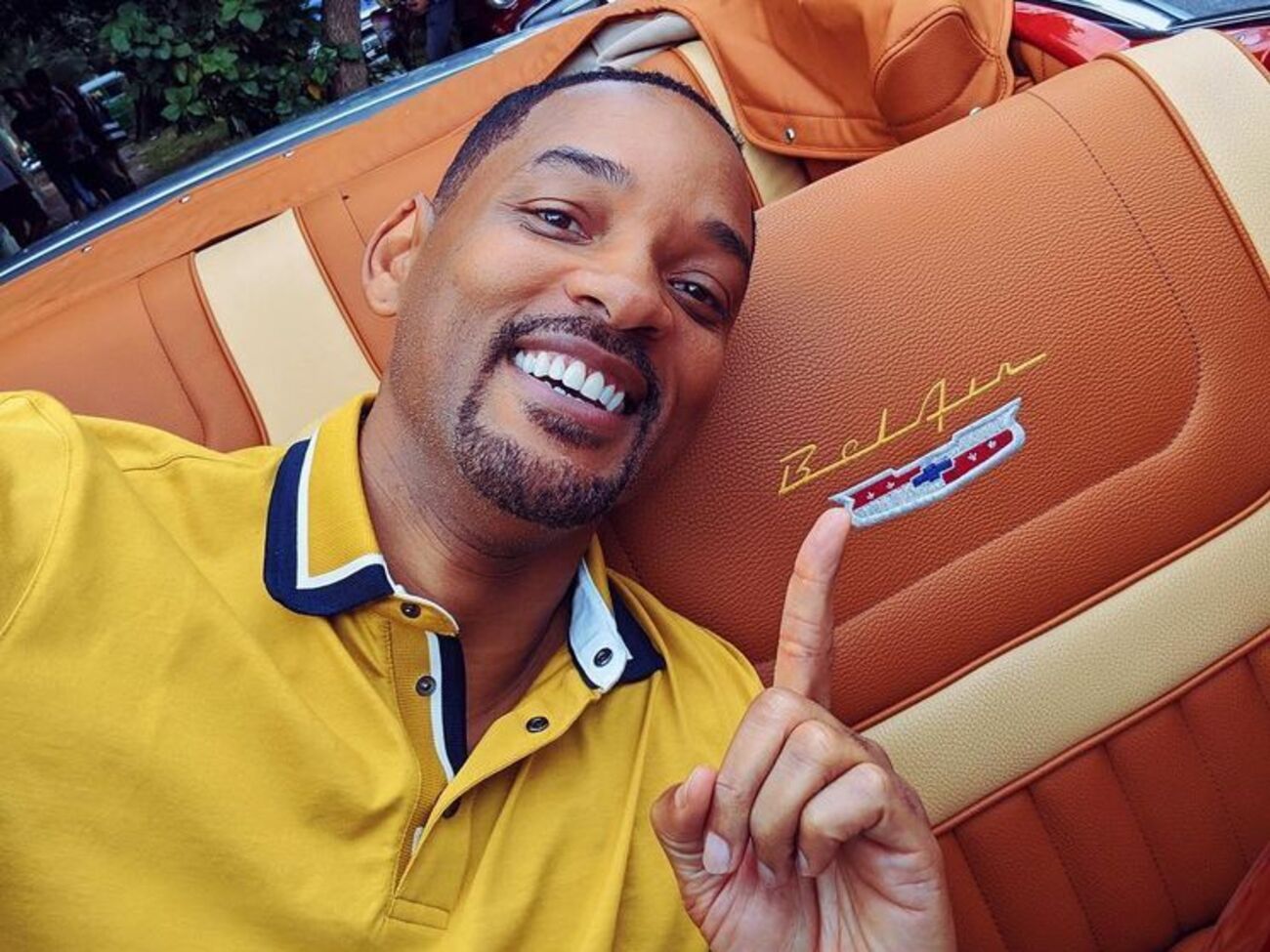 Сміта представники його ж раси вважають не досить темношкірим