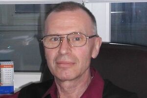Углев заявил, что явится на допрос только в случае, если ему пришлют повестку