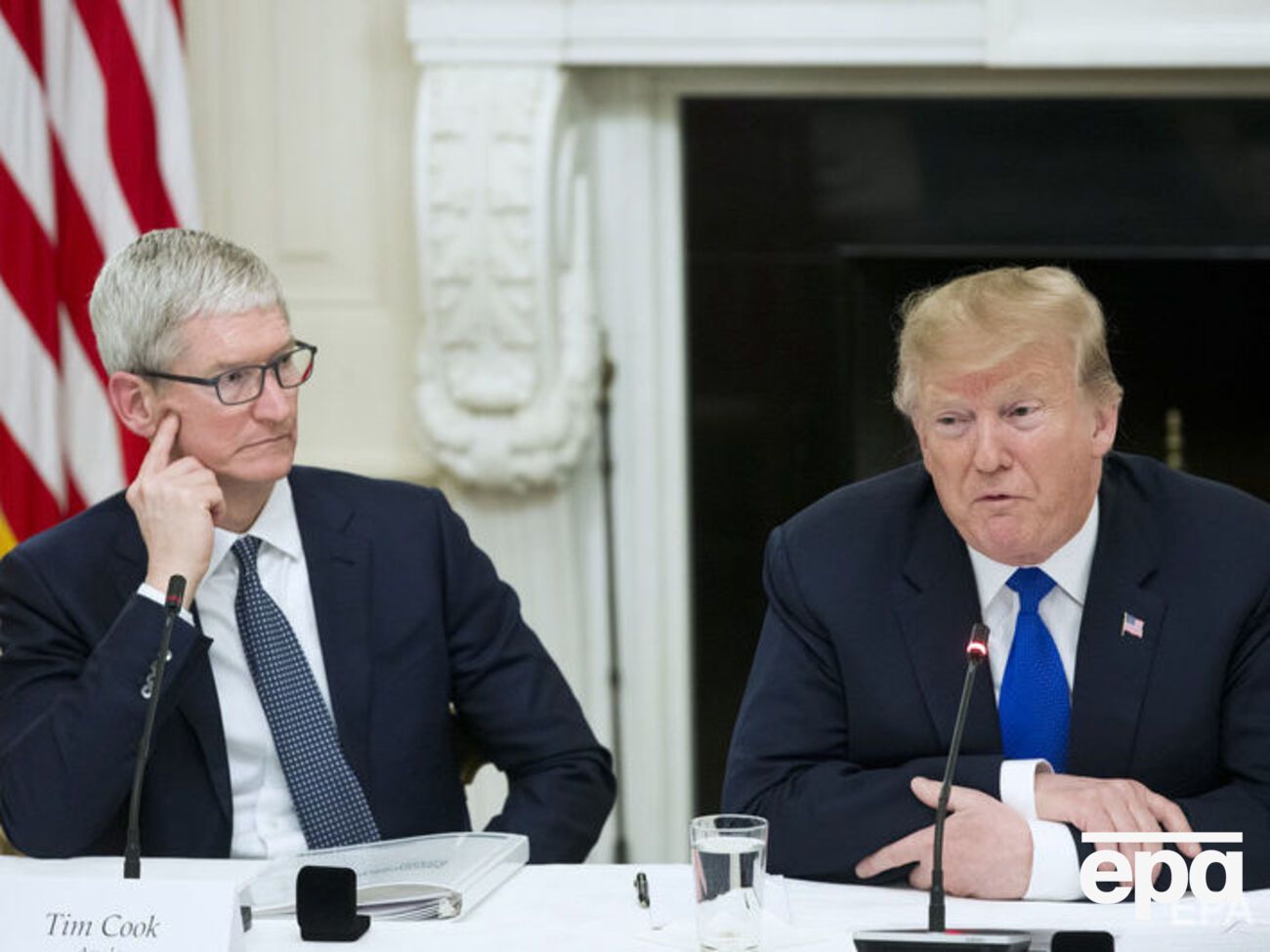 Трамп встретился с Куком